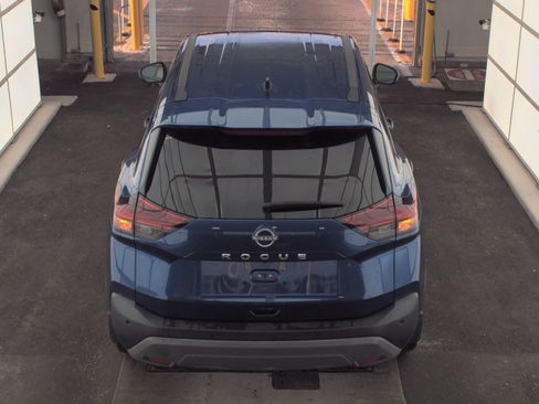 Used 2023 Nissan Rogue S image 8