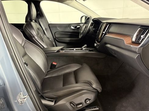 Used 2023 Volvo XC60 B5 Ultimate image 13