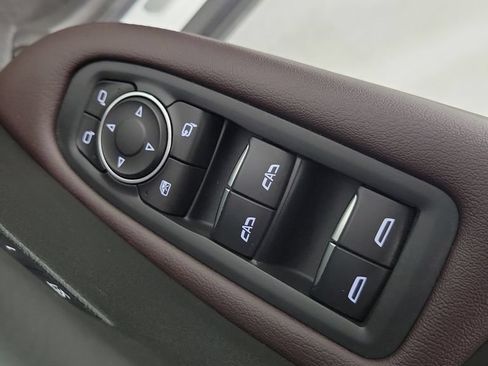 Certified 2024 Cadillac XT6 Premium Luxury w/ Technology Package FWD image 21