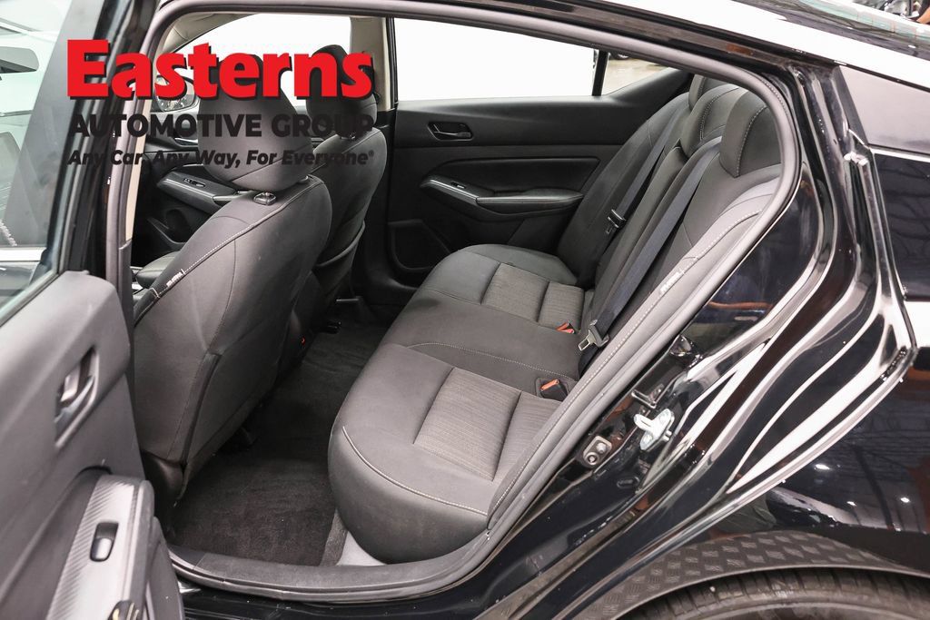 Used 2025 Nissan Altima 2.5 SV FWD image 22