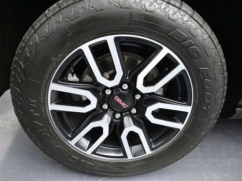 Used 2023 GMC Yukon AT4 w/ Technology Package image 25
