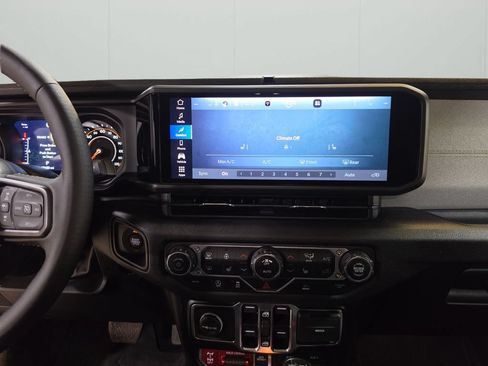 Used 2024 Jeep Wrangler Unlimited Sport AWD/4WD image 20
