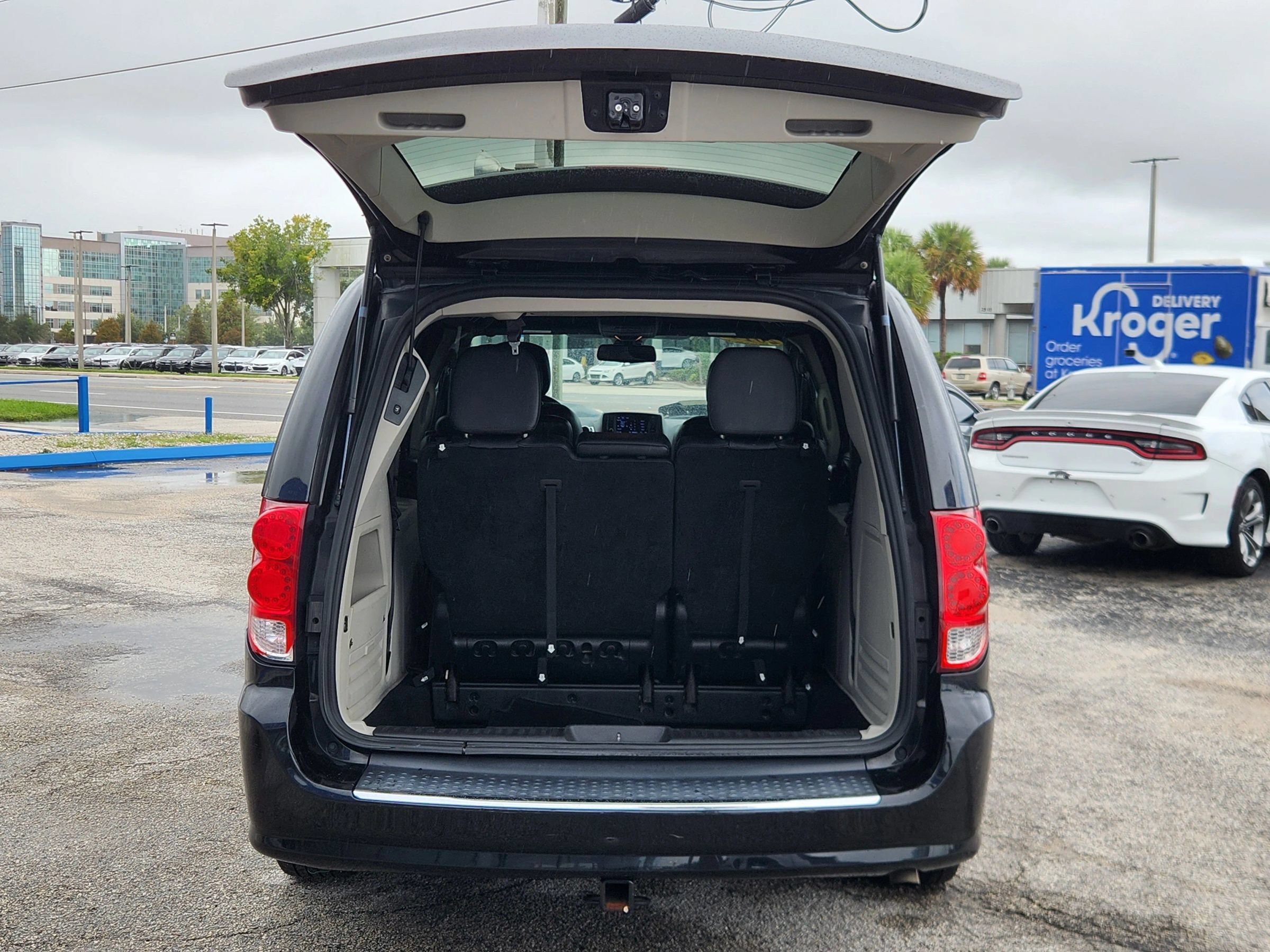 Used 2019 Dodge Grand Caravan SXT FWD image 20