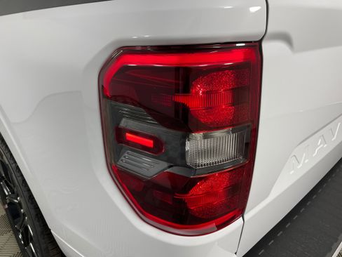 New 2025 Ford Maverick Lobo image 18