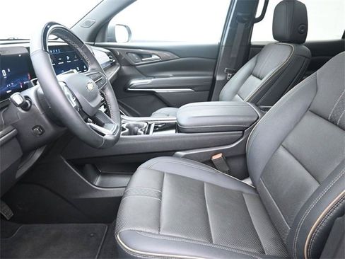 Used 2026 Chevrolet Traverse High Country image 16