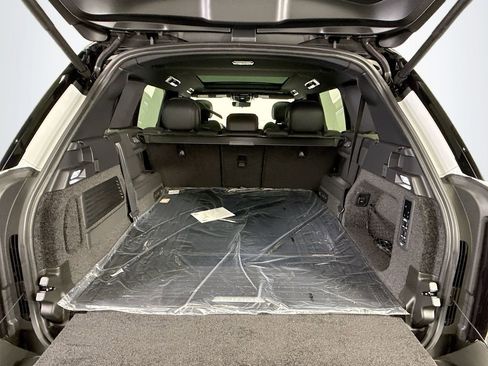 New 2026 Land Rover Range Rover Long Wheelbase SE image 27