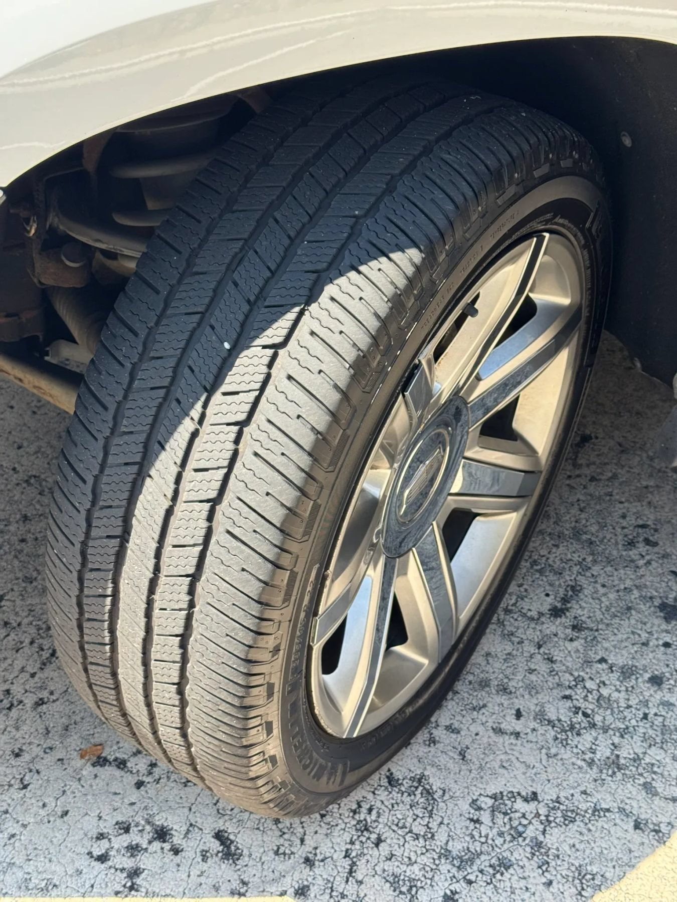 Used 2017 Cadillac Escalade Luxury AWD/4WD image 42