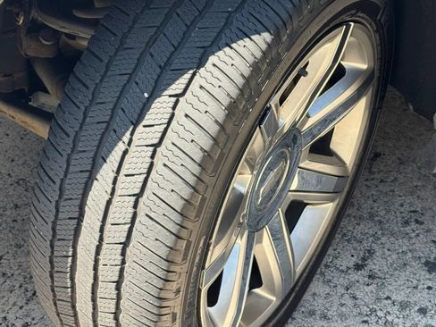 Used 2017 Cadillac Escalade Luxury AWD/4WD image 42