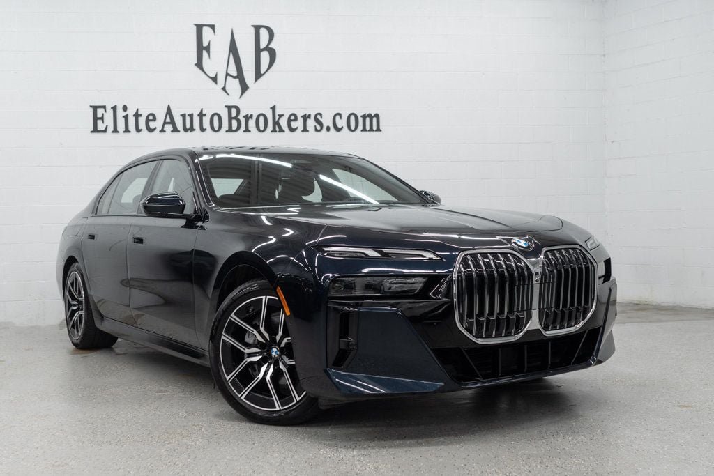 Used 2026 BMW 740i xDrive AWD/4WD image 7