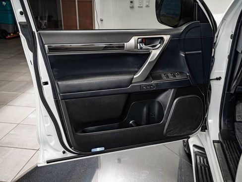 Certified 2022 Lexus GX 460 Premium w/ Premium Plus Package image 18