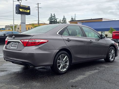 Used 2015 Toyota Camry SE FWD image 6