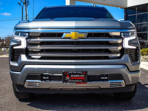 Used 2025 Chevrolet Silverado 1500 High Country AWD/4WD image 2