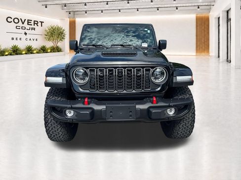 Used 2026 Jeep Wrangler Unlimited Rubicon AWD/4WD image 3