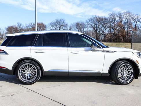Used 2022 Lincoln Aviator Reserve w/ Equipment Group 201A image 5
