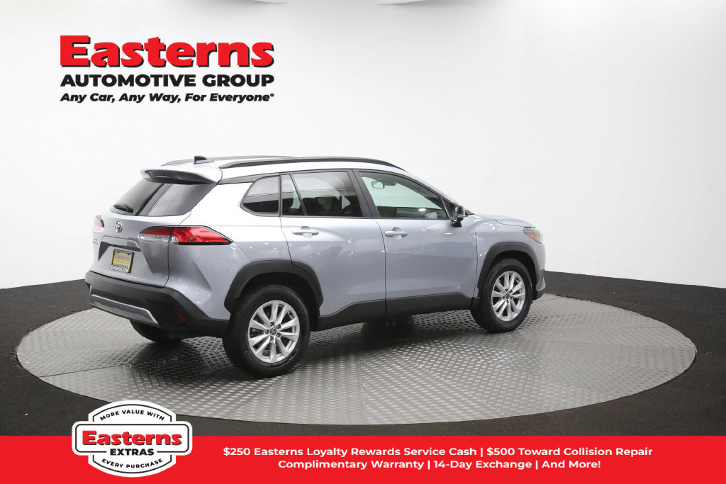 Used 2025 Toyota Corolla Cross LE FWD image 42