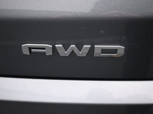 Used 2021 GMC Acadia Denali w/ Denali Ultimate Package image 19