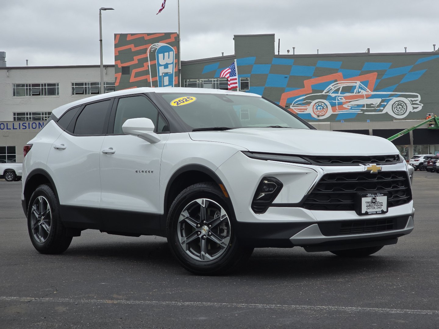 Used 2025 Chevrolet Blazer LT FWD image 2