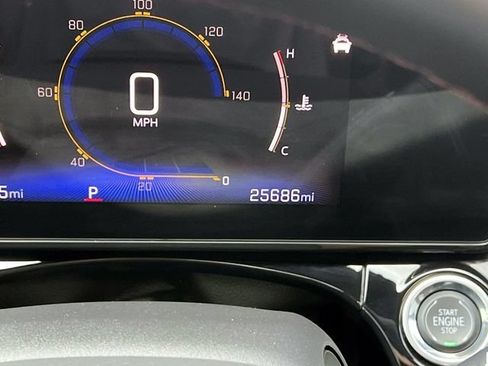 Used 2025 Chevrolet Trax RS w/ Sunroof Package FWD image 21