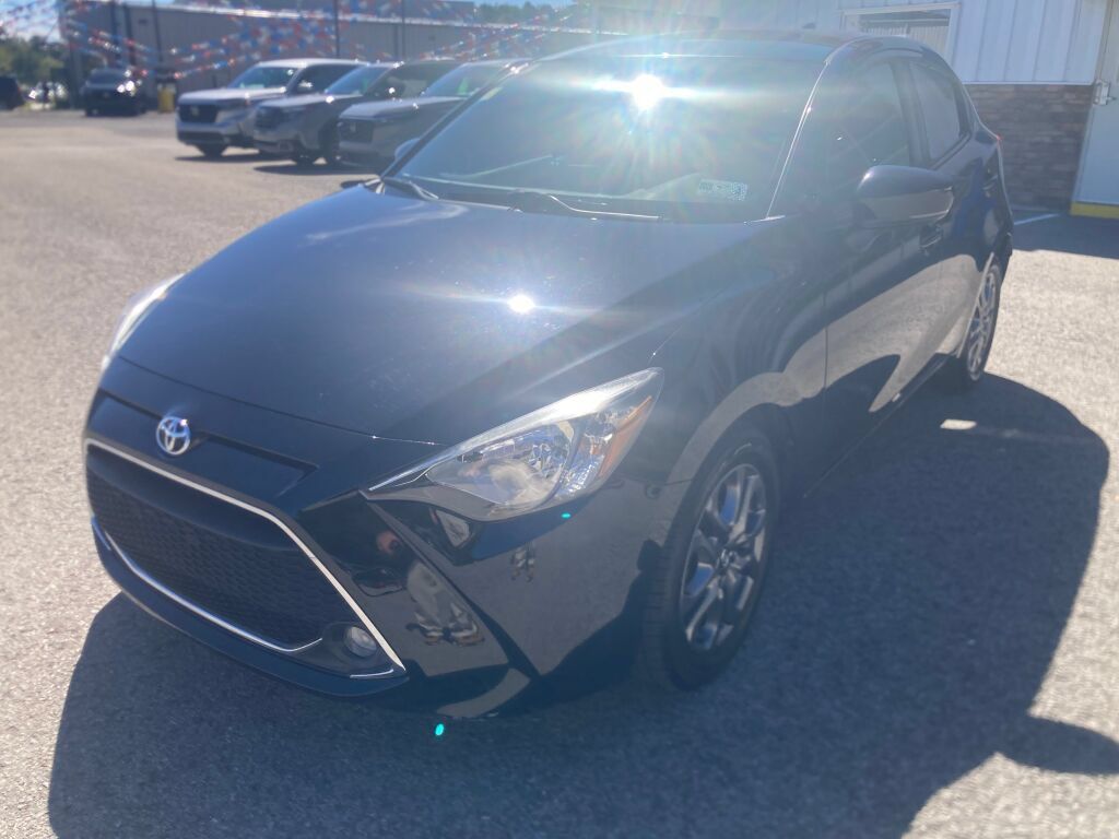 Used 2020 Toyota Yaris LE FWD image 3