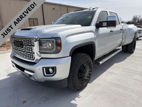 Used 2019 GMC Sierra 3500 Denali w/ Duramax Plus Package image 1