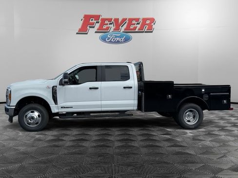 New 2026 Ford F350 XL w/ XL Chrome Package AWD/4WD image 2
