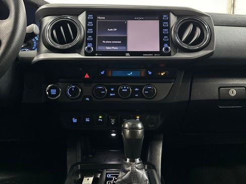 Used 2021 Toyota Tacoma TRD Off-Road w/ TRD Premium Off Road Package AWD/4WD image 24