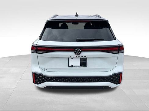 New 2026 Volkswagen Tiguan SE R-Line image 6