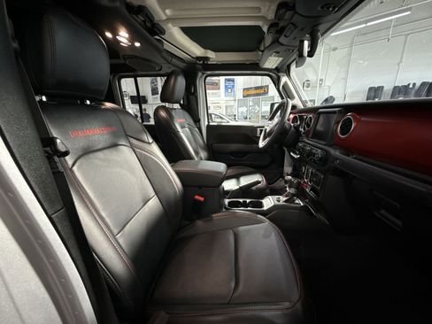 Used 2023 Jeep Gladiator Rubicon w/ Cold Weather Group AWD/4WD image 33