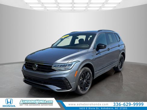 Used 2022 Volkswagen Tiguan SE R-Line AWD/4WD image 1