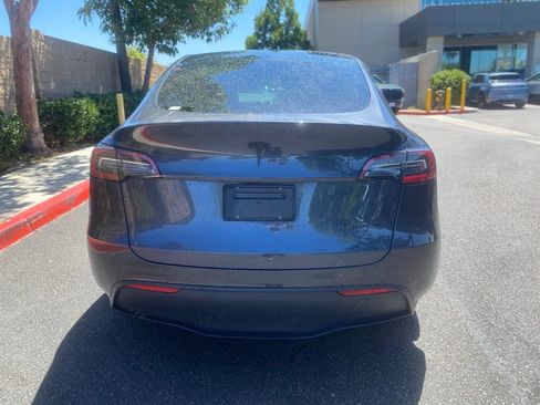 Used 2024 Tesla Model Y Long Range AWD/4WD image 9