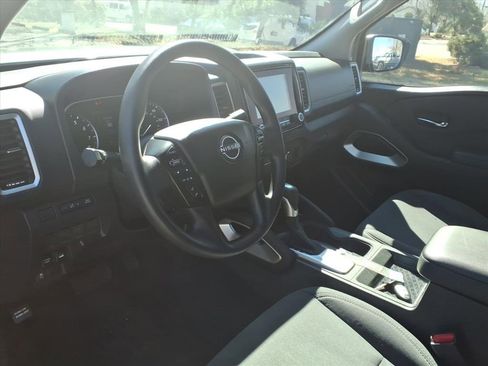 Used 2024 Nissan Frontier SV image 20