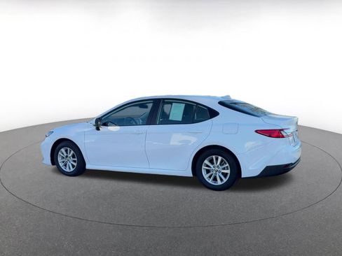 Used 2025 Toyota Camry LE image 10