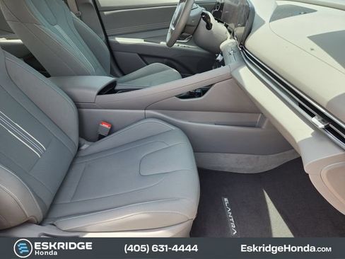 Used 2024 Hyundai Elantra SEL w/ Convenience Package FWD image 14