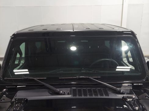 Used 2022 Jeep Wrangler Sport AWD/4WD image 5