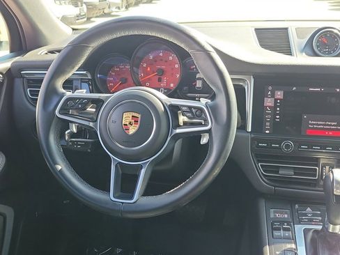 Used 2020 Porsche Macan S image 18