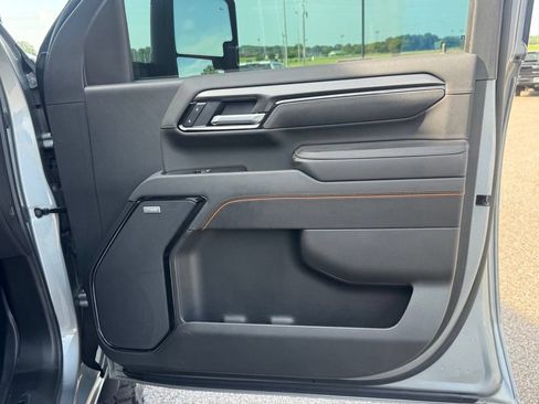 Used 2025 GMC Sierra 2500 AT4 w/ AT4 Premium Plus Package AWD/4WD image 48
