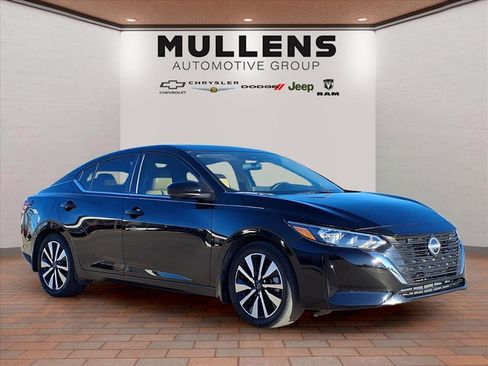 Used 2024 Nissan Sentra SV w/ SV Premium Package image 3