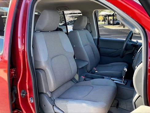 Used 2012 Nissan Frontier SV w/ SV Premium Utility Pkg image 8