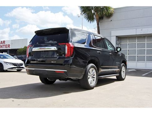 Used 2024 GMC Yukon SLT AWD/4WD image 4