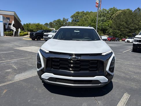 New 2026 Chevrolet Equinox ACTIV w/ Safety and Technology Package AWD/4WD image 2