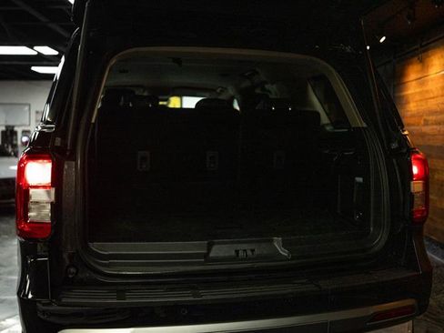 Used 2024 Ford Expedition XLT image 7