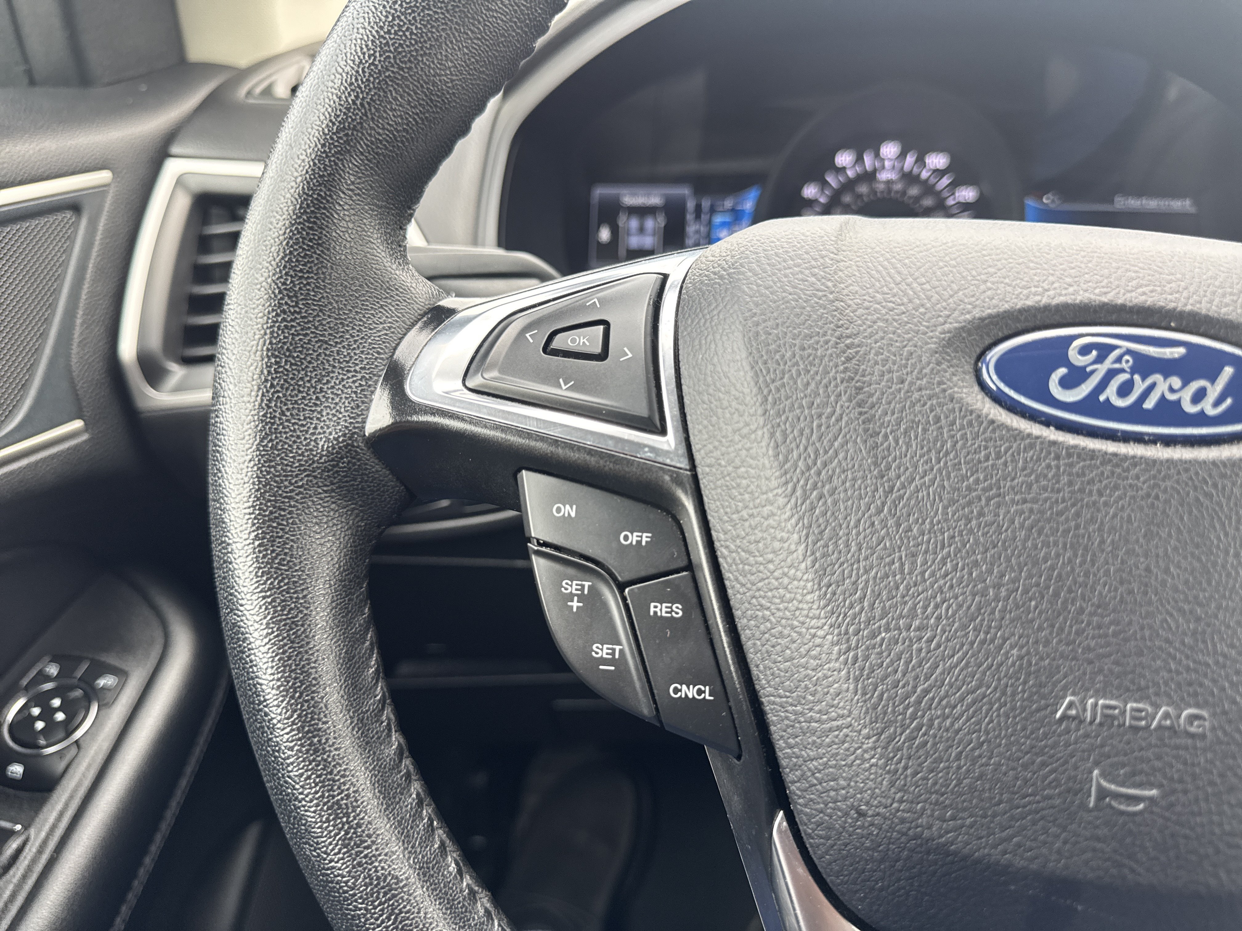 Used 2024 Ford Edge SEL AWD/4WD image 18