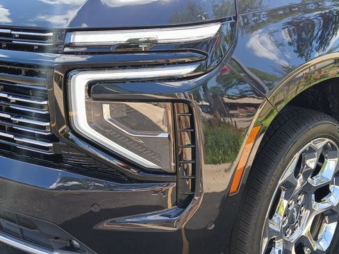 New 2025 Chevrolet Suburban High Country image 30