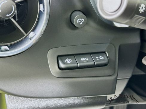 Used 2019 Chevrolet Camaro ZL1 image 10