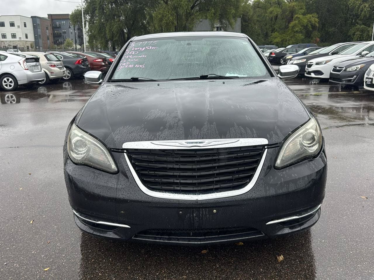 Used 2011 Chrysler 200 Limited FWD image 2