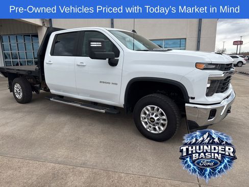 Used 2024 Chevrolet Silverado 2500 LT w/ Convenience Package image 6