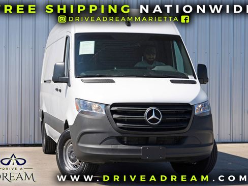 Used 2024 Mercedes-Benz Sprinter 2500 w/ Acoustic Package image 2