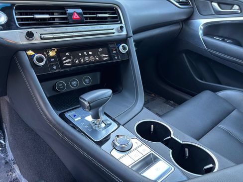 Used 2025 Genesis G70 2.5T AWD/4WD image 43