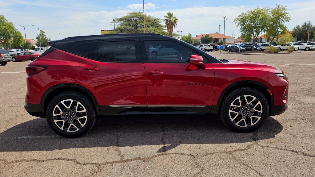 Used 2023 Chevrolet Blazer RS w/ Enhanced Convenience Package FWD image 12