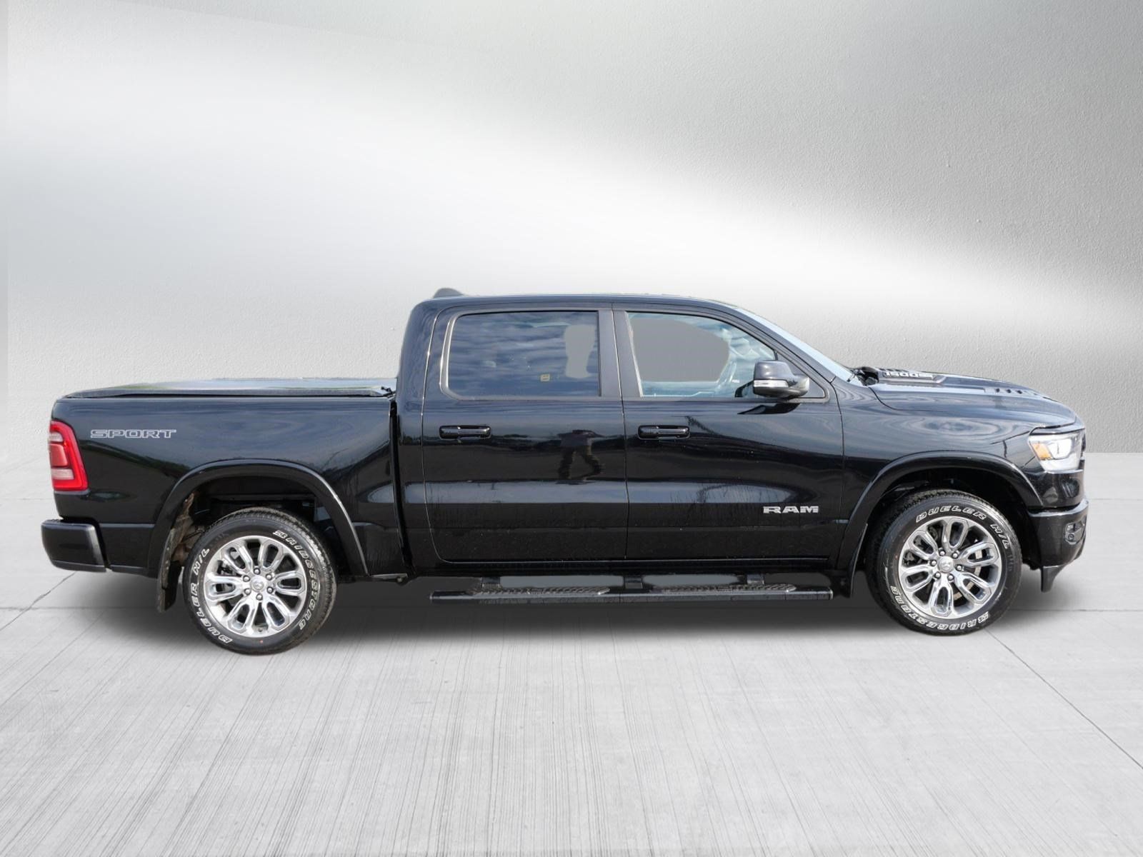 Used 2021 RAM 1500 Laramie w/ Sport Appearance Package AWD/4WD image 8